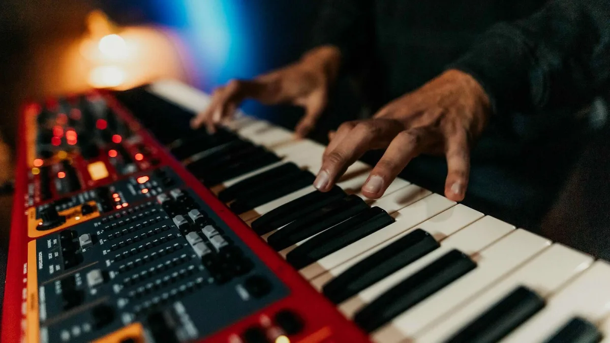 Hammond Organ for Beginners: A Complete Guide