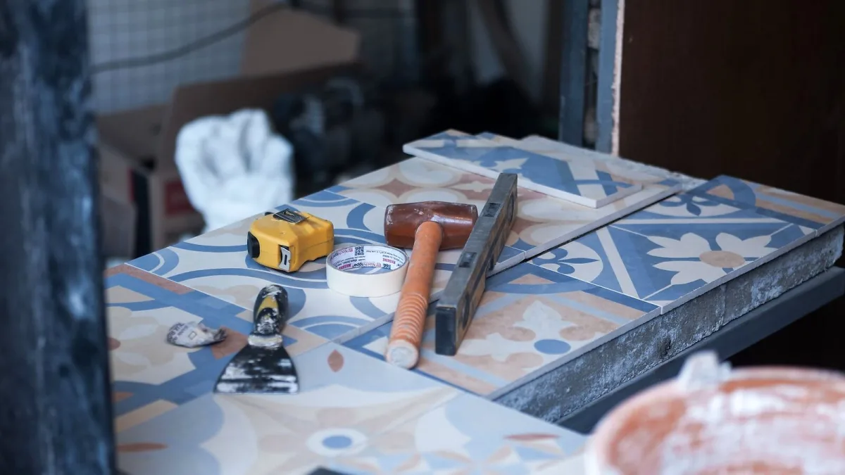 How to Set Up and Use Guitar Wall Mount