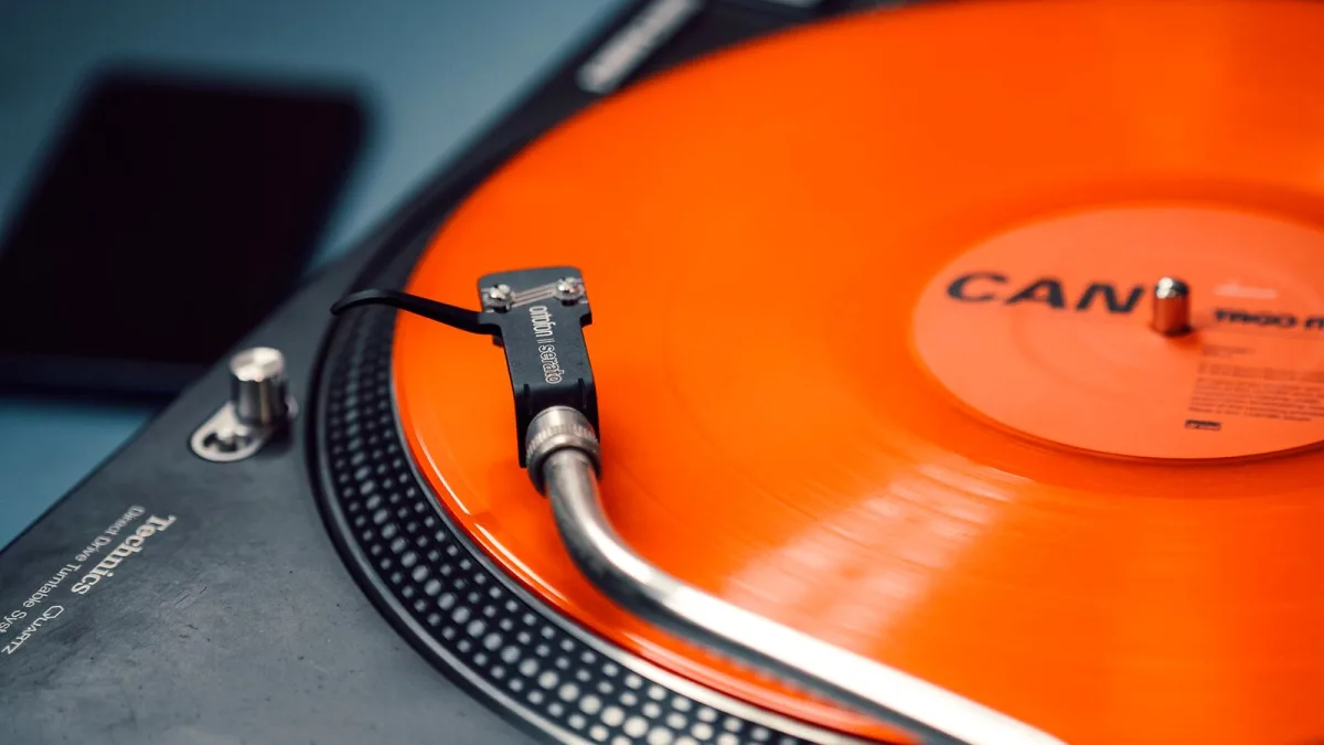 How to Set Up and Use Vinyl Record Player
