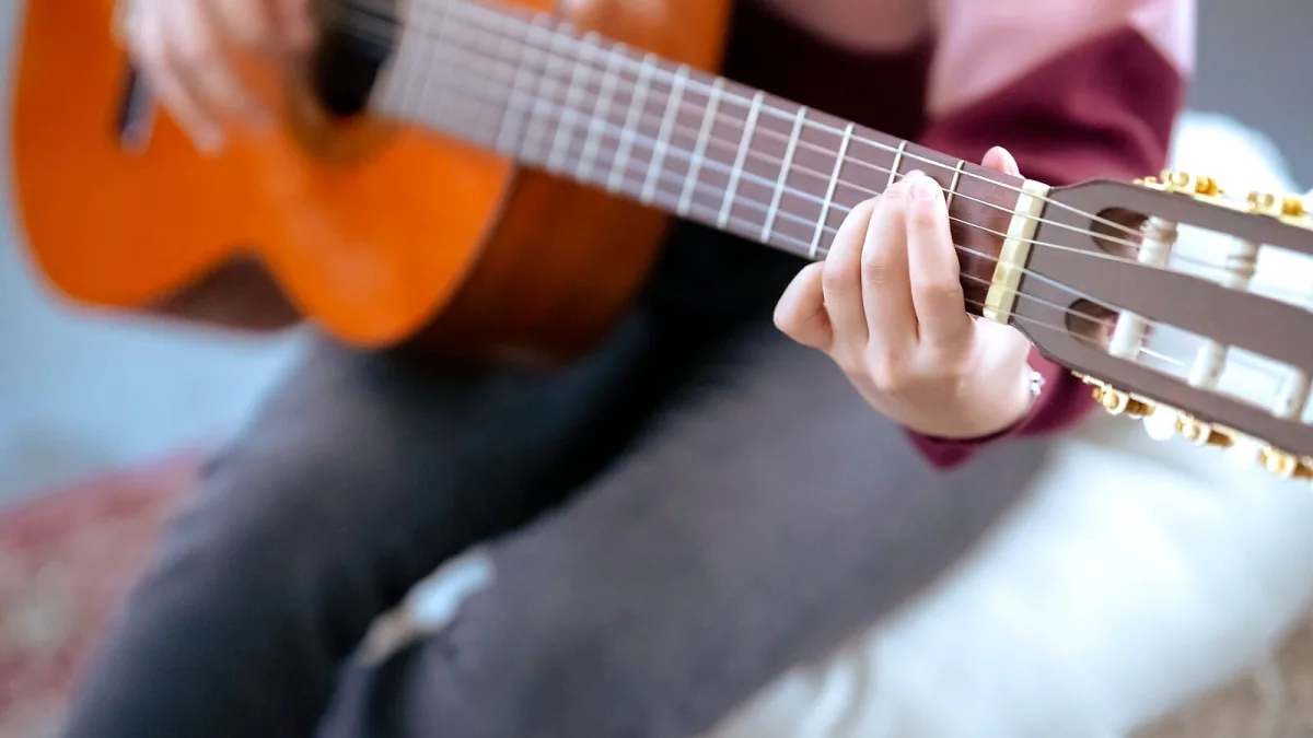 Left Handed Acoustic Guitars for Beginners: A Complete Guide