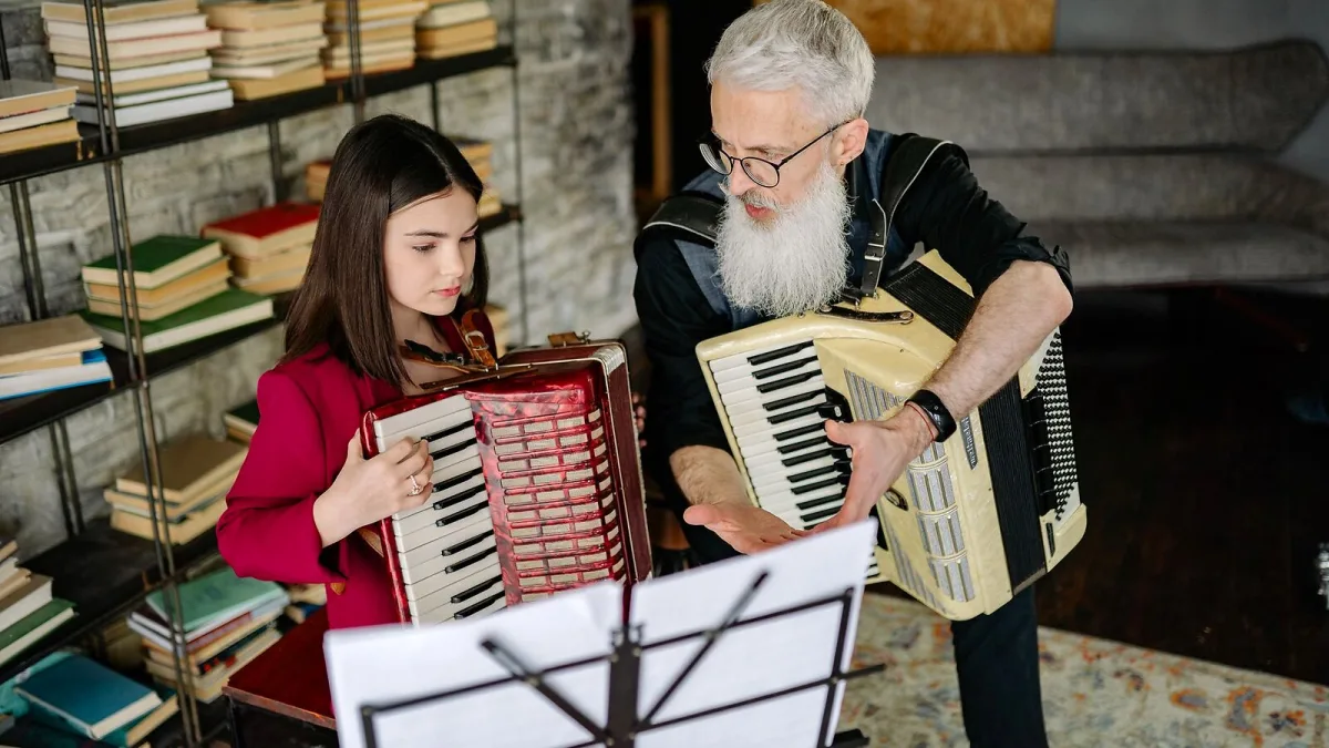 Melodica Music Instrument Explained: Features, Types and Tips