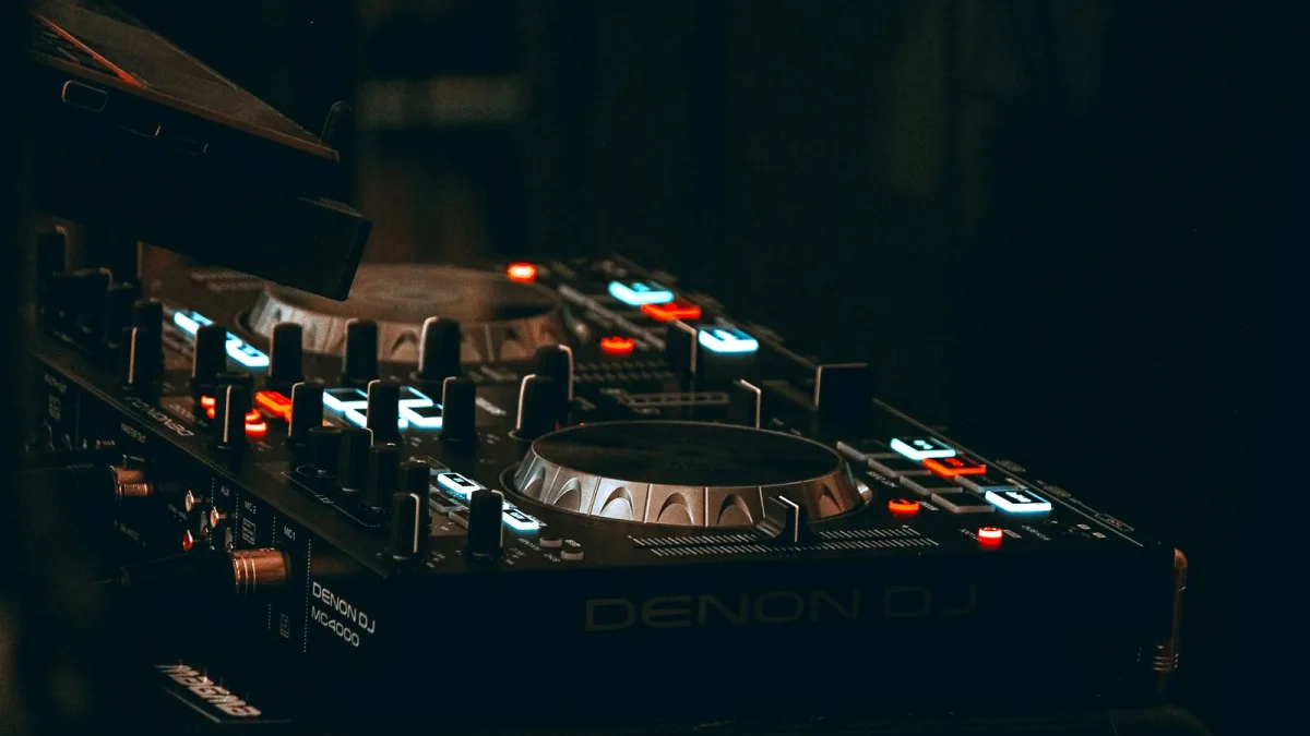 The Best Cdj 2000s for the Money