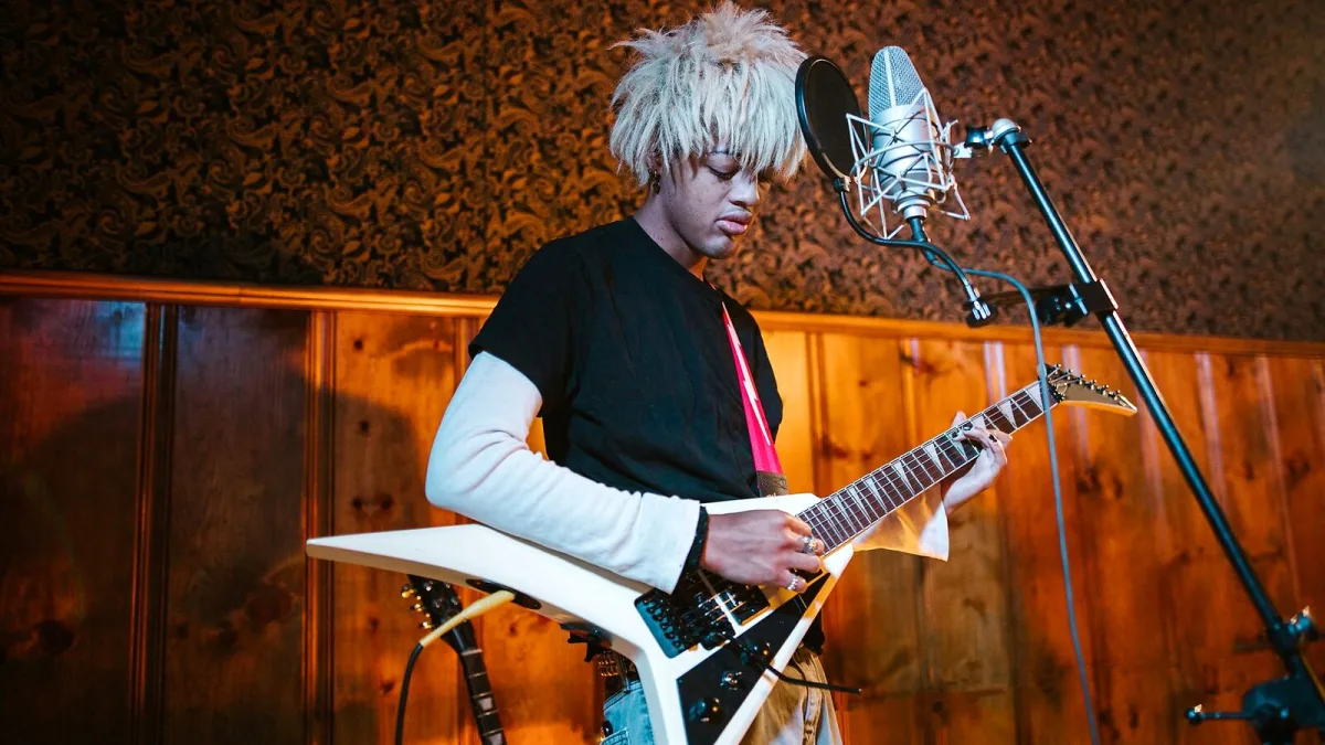 The Best Fender Mustang Lt25s for the Money