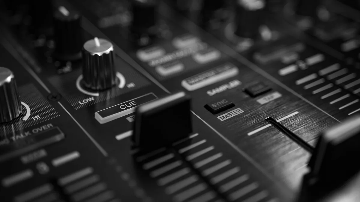 The Best Hercules Dj Controllers for the Money