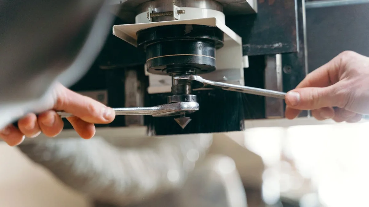 Truss Rod Explained: Features, Types and Tips