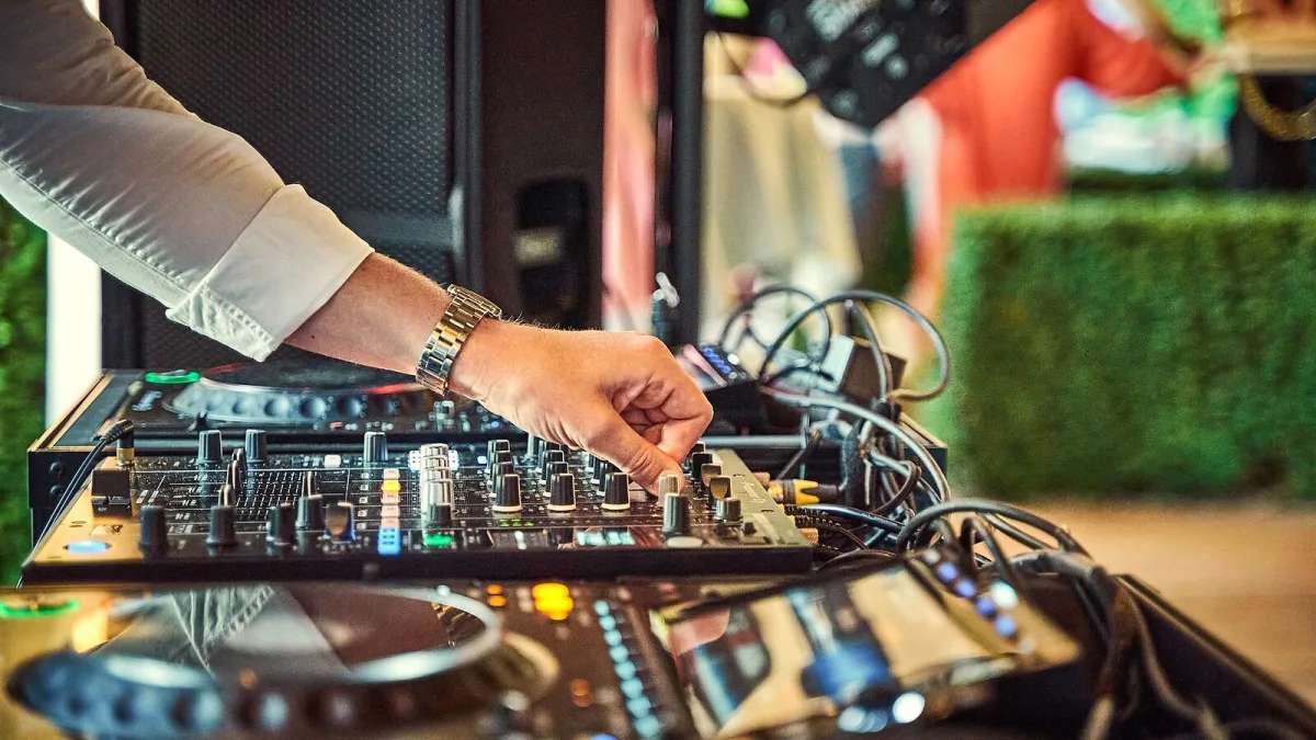 4 Channel Mixer: A Complete Buyer's Guide