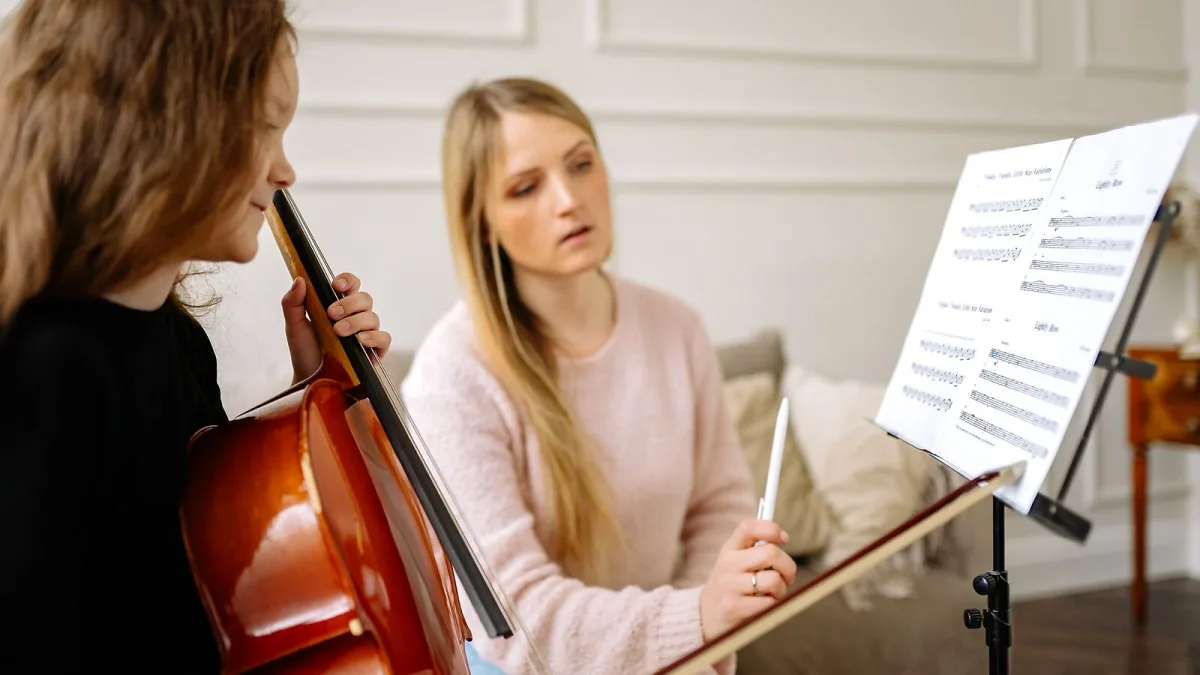 Cello Bow for Beginners: A Complete Guide
