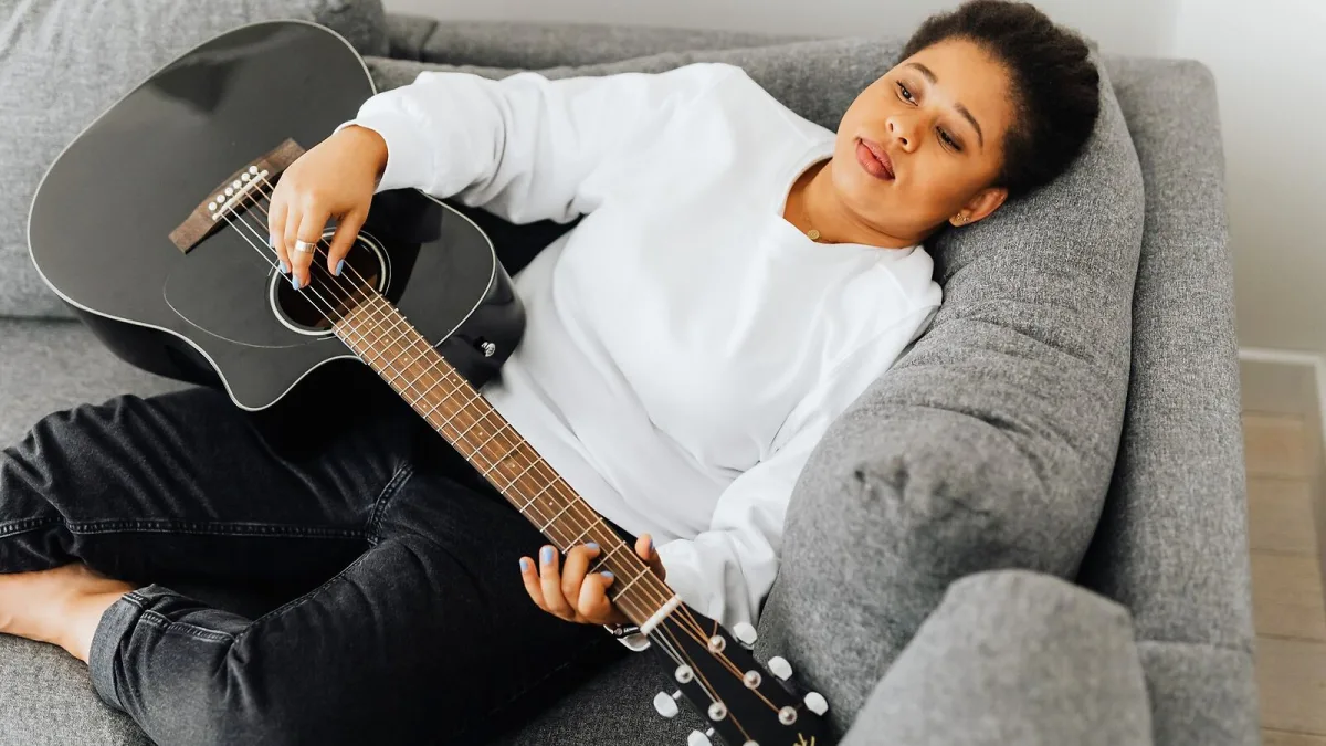 Faith Acoustic Guitar: A Complete Buyer's Guide