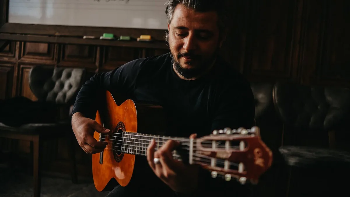 Finger Picks for Beginners: A Complete Guide