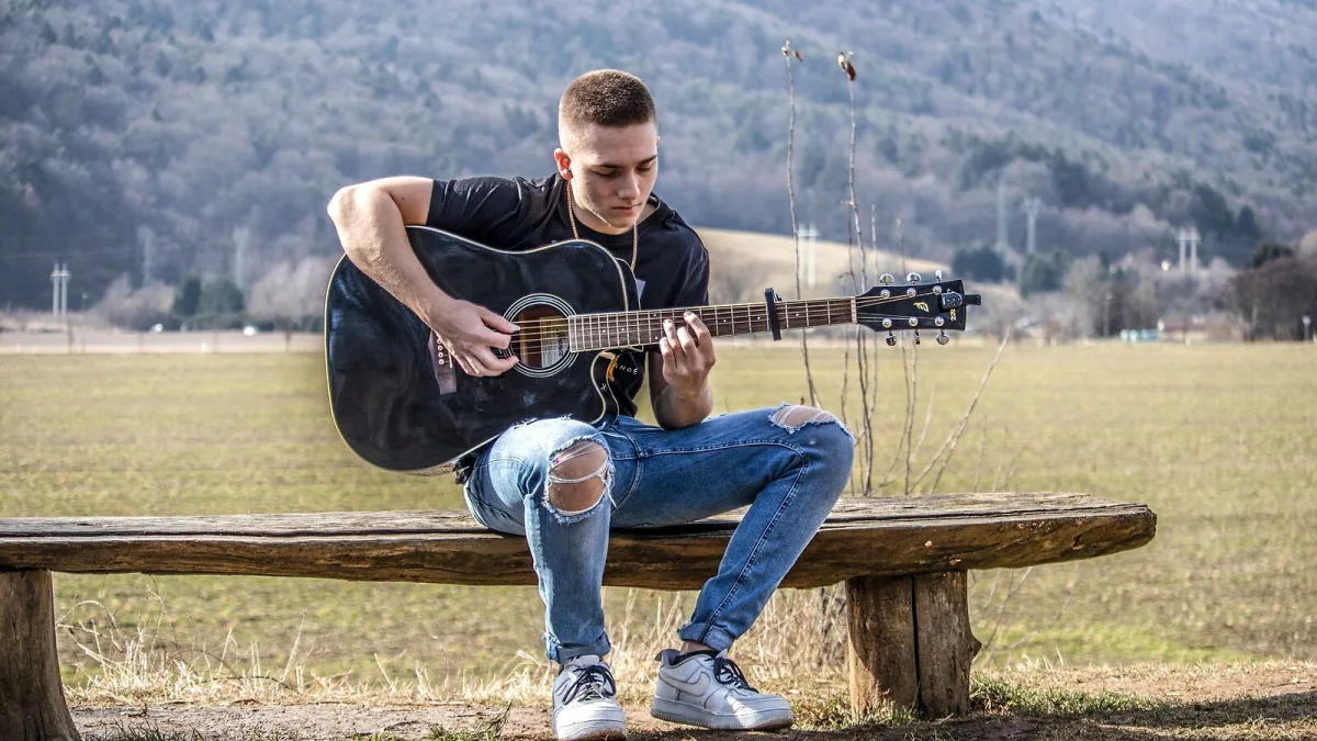 Guitar Strings: A Complete Buyer's Guide