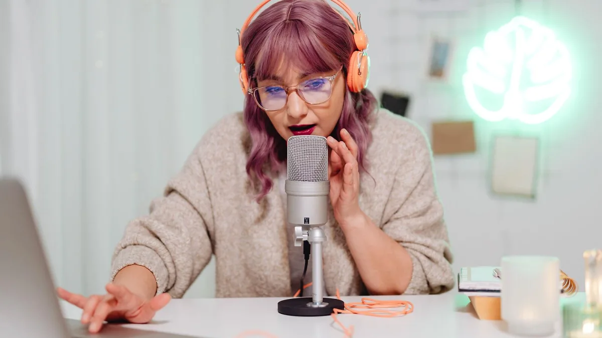 How to Set Up and Use Podcast Microphone