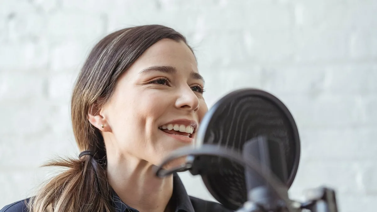 Mic Stand Explained: Features, Types and Tips