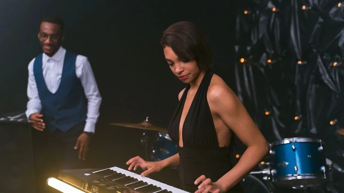 Stage Piano: A Complete Buyer's Guide