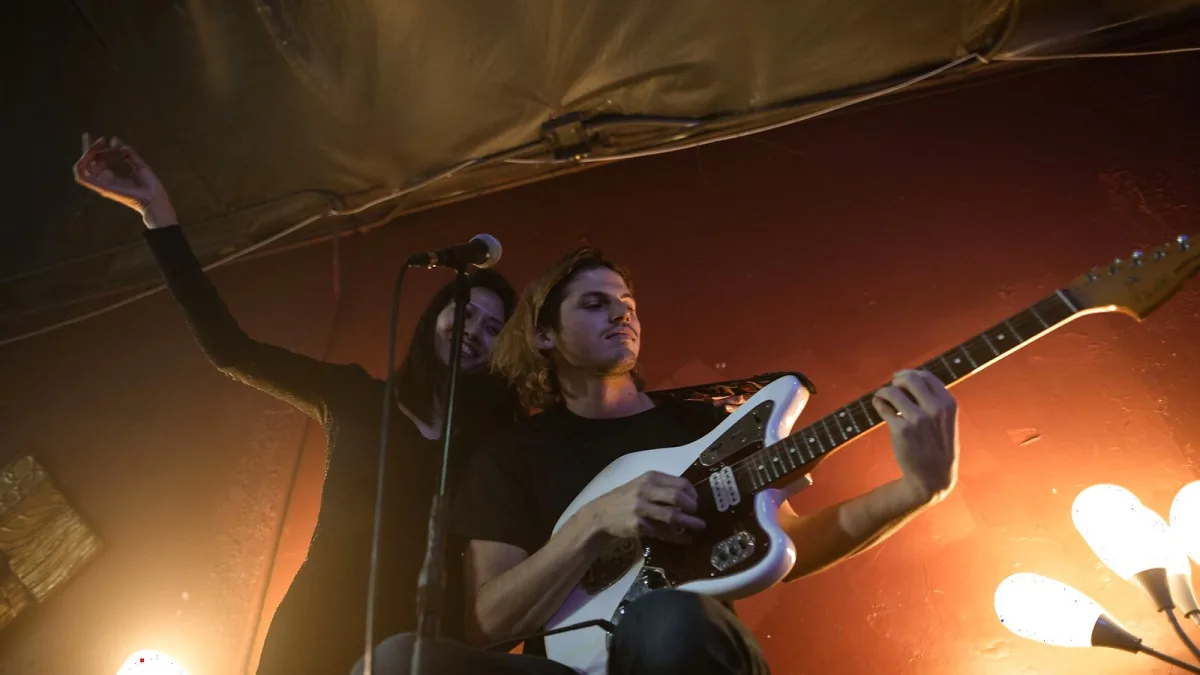 The Best Left Handed Guitars for the Money