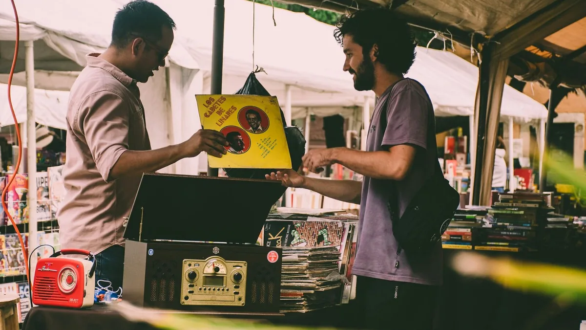Turntable: A Complete Buyer's Guide